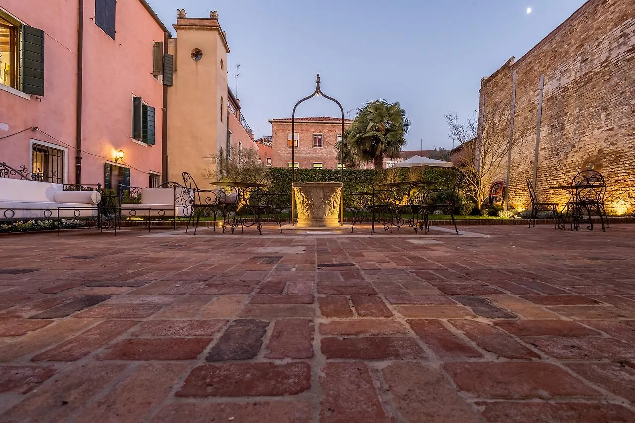 Hotel Nani Mocenigo Palace Венеция 5*,  Италия