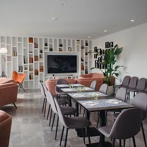 A House In - Adults Only 5* Estoril
